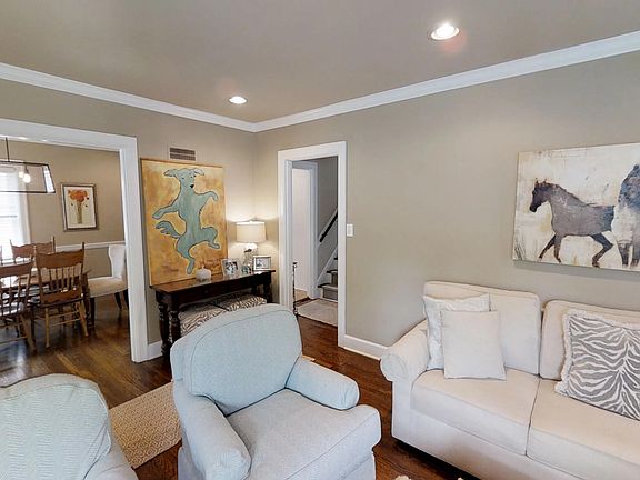 3rd image of 345 Kingsway Dr