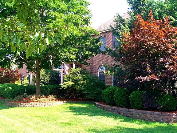 5th image of 2 Country Squire Ln