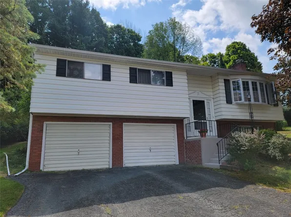 4600 Marshall Dr W, Vestal, NY 13850