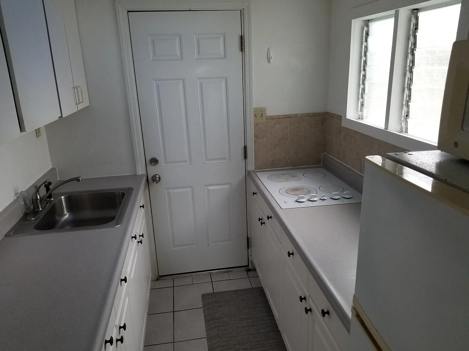 2 bed, 600 sqft, $2,600 — Photo 1