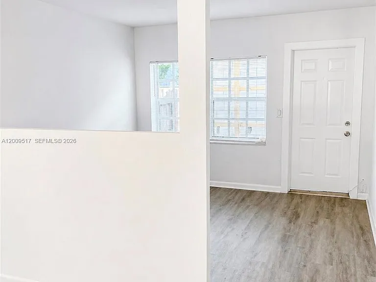1121 NE 2nd St #205 — Photo 2