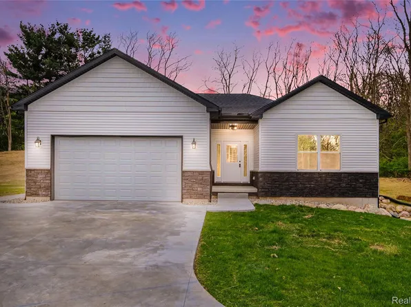 17311 Timber Crk, Holly, MI 48442