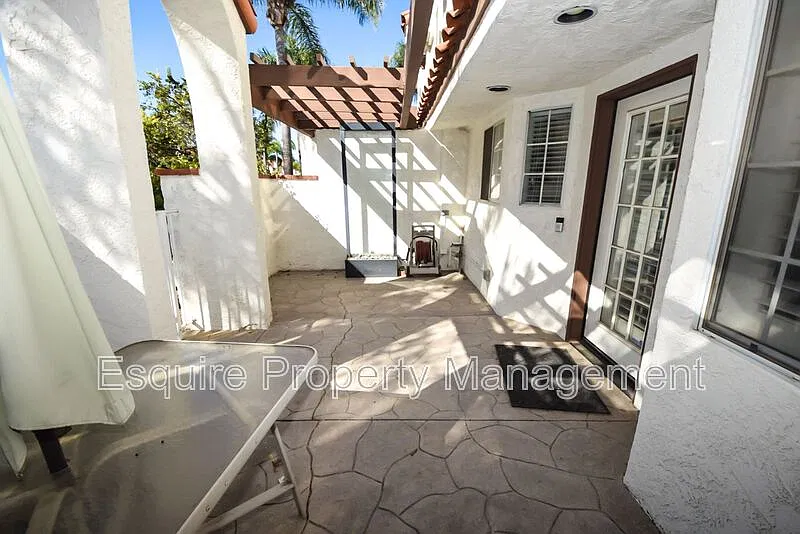 2 bed, 2.5 bath, 1822 sqft, $3,395 — Photo 2