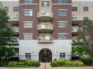 965 Rogers St, Downers Grove, IL 60515