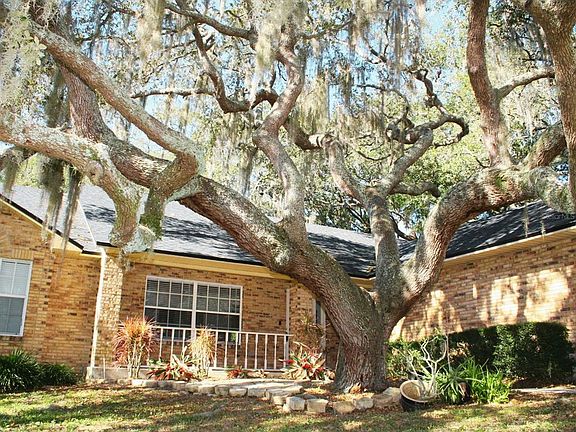 3rd image of 130 Wood Ridge Trl