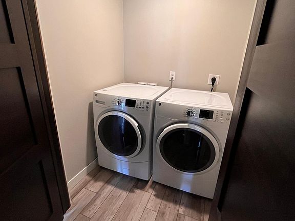 2nd image of 1717 W 6th St Unit 401