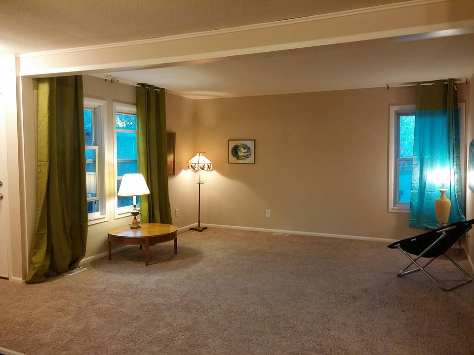 1st image of 2071 Garden Cir