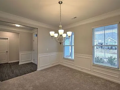 4 bed, 2.5 bath, 2400 sqft, $2,900 — Photo 2