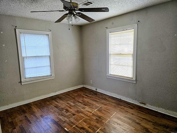 5th image of 1507 E Highland Ave