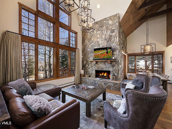 2nd image of 24 Clubhouse Cir