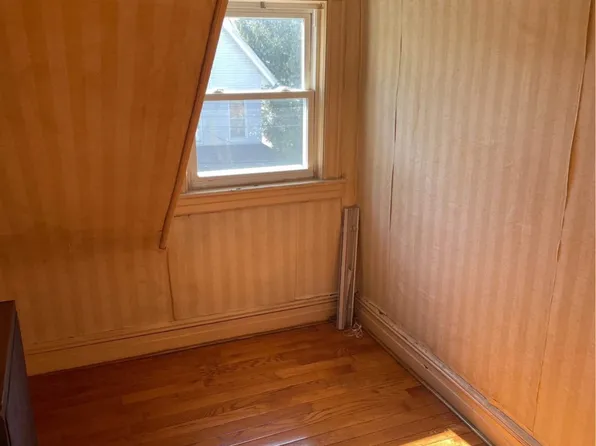 78-32 81st St, Ridgewood, NY 11385