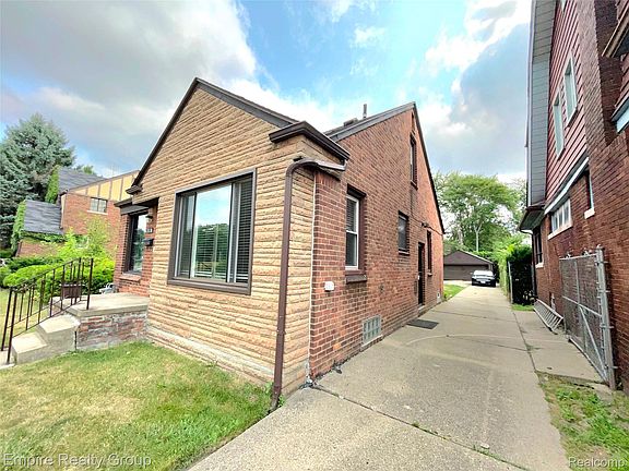 4th image of 5280 Eastlawn St