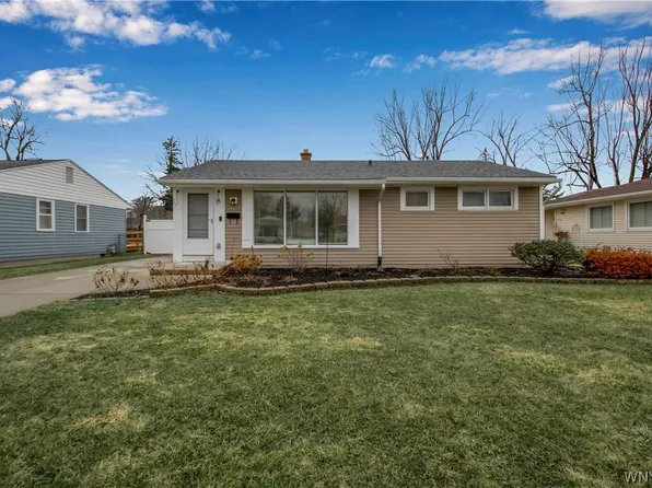 78 Meadow Lea Dr, Amherst, NY 14226