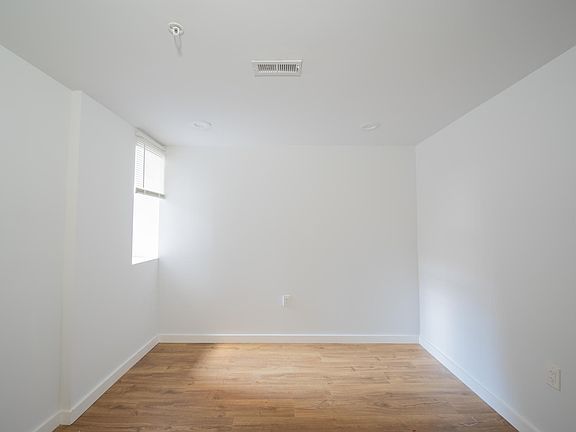 5th image of 2162 E York St #A