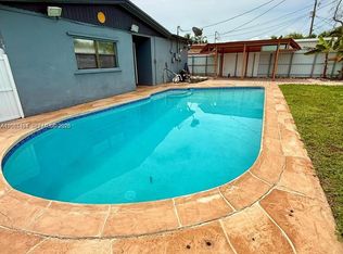 2230 N 57th Way, Hollywood, FL 33021