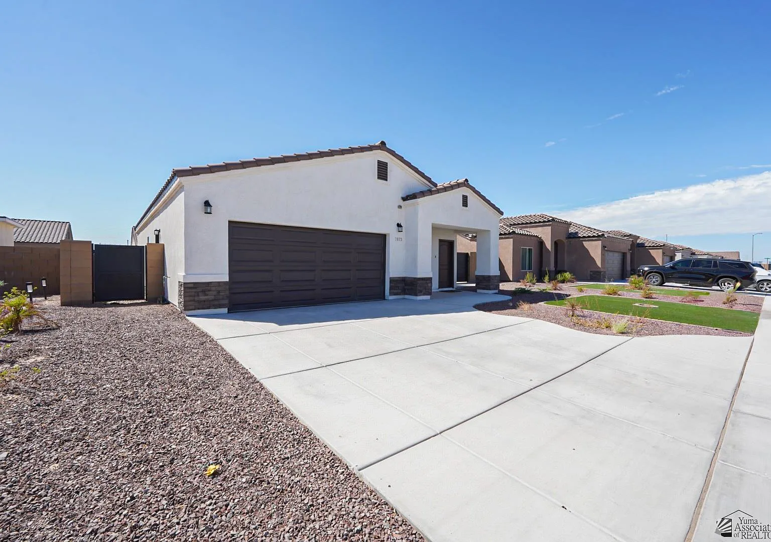 3 bed, 2.0 bath, 1184 sqft, $1,800 — Photo 3