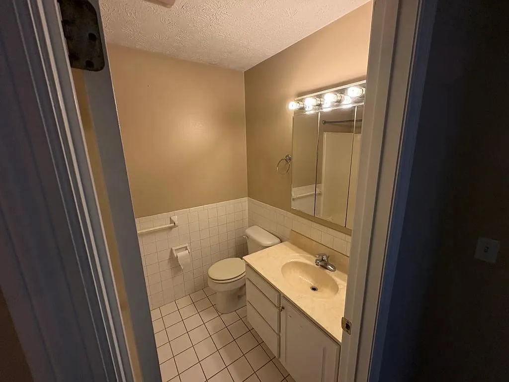 1515 Walnut St. Apt. 5 — Photo 4