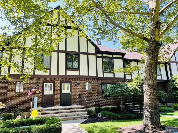 514 Piermont Ave S, Westwood, NJ 07675