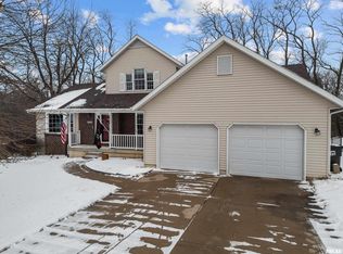 4506 Ridge Dr, Davenport, IA 52806