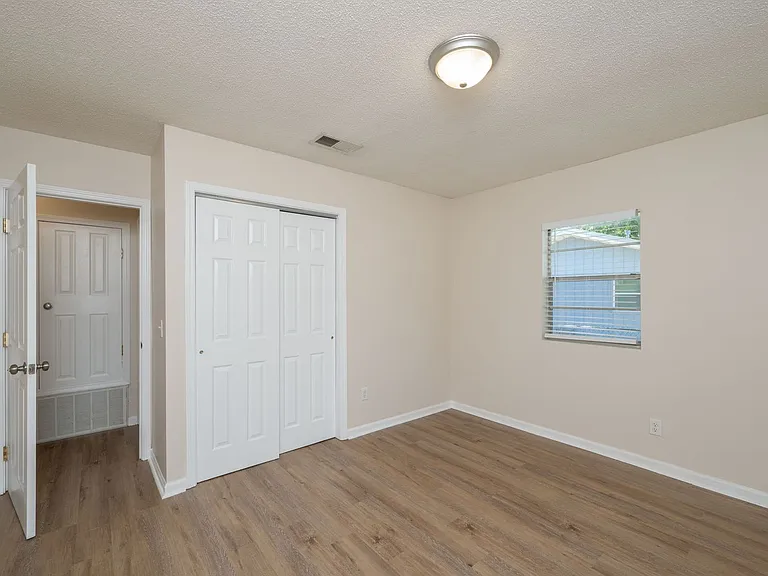 709B Greenwood St — Photo 19