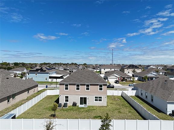 2nd image of 923 Fieldstone Way