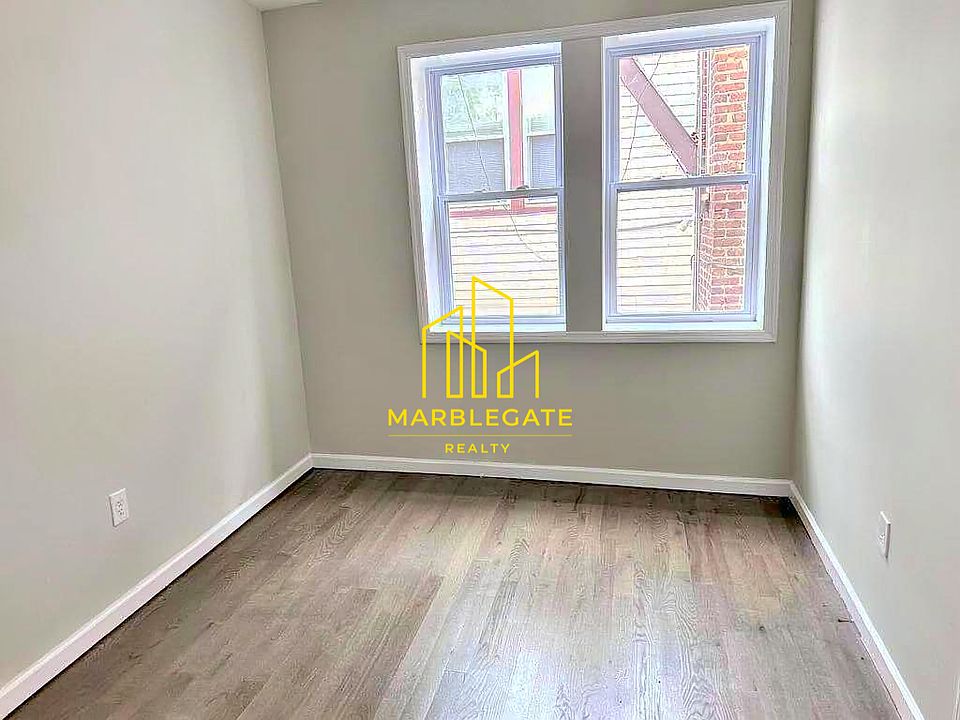 2nd image of 946 18th Ave #11