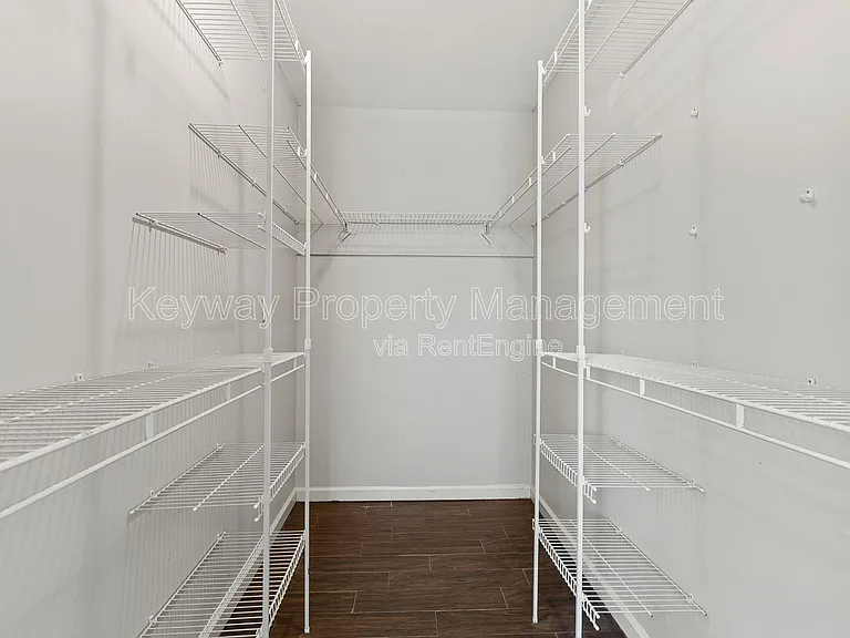 329 Lamplighter Ln — Photo 6
