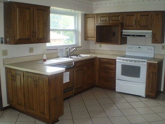 5th image of 2608 Fairhill Dr