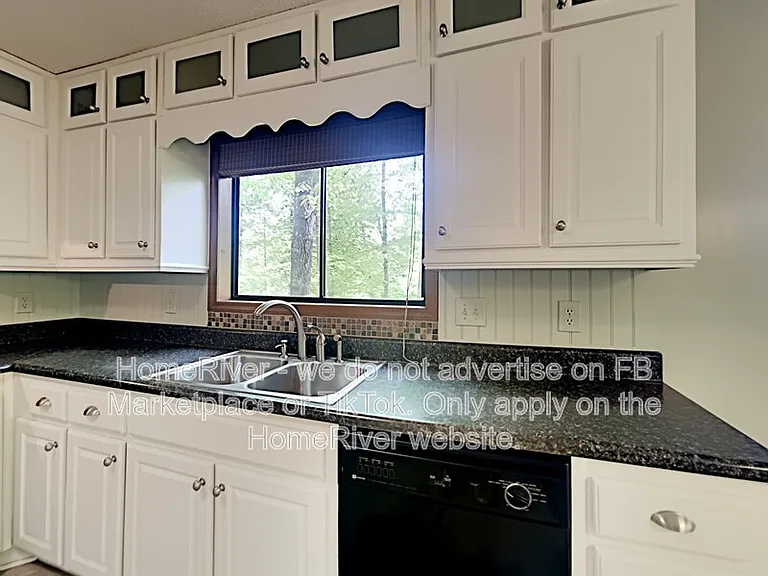 2551 Hunton Ct NE — Photo 10