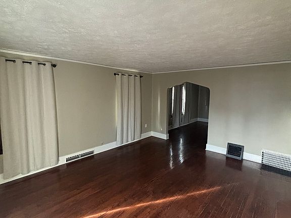 4th image of 1102 S 35th Ave