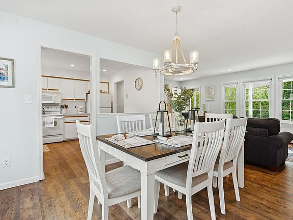 2nd image of 15 Joels Ln