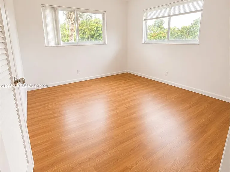 500 E Country Club Cir #7 — Photo 6
