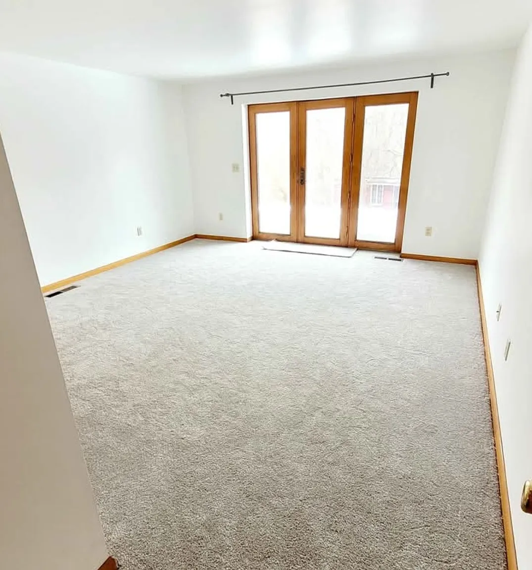 1 bed, 1100 sqft, $1,875 — Photo 3