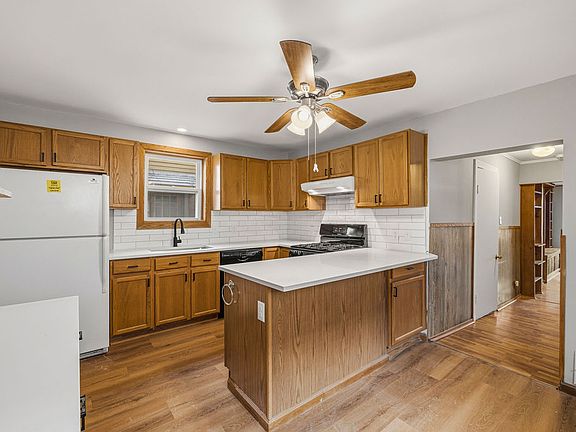 4th image of 428 Normal Ave #1