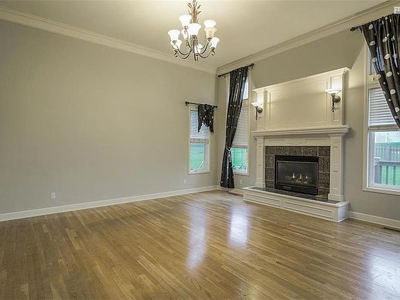 5th image of 1437 NE Tara Dr