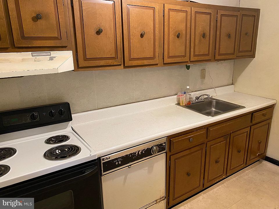 708 Dr Burlington NJ Zillow