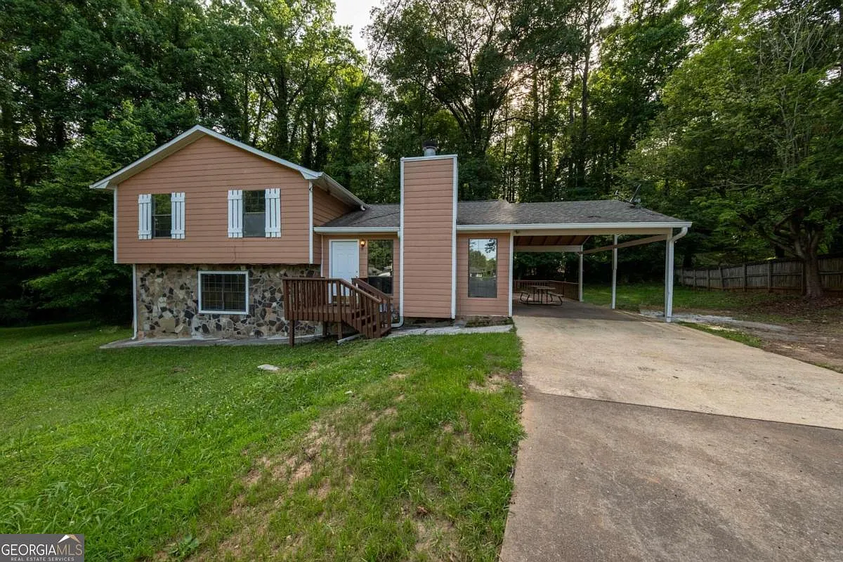 3011 Creekwood Ln photo 1