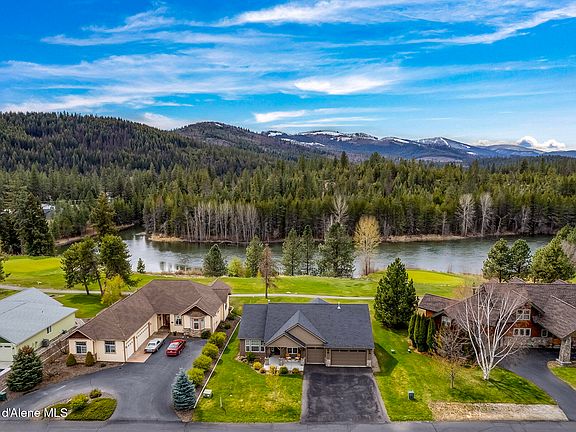 3rd image of 566 Stoneridge Rd