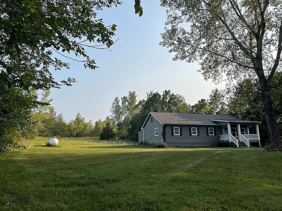 3 bdr, 2 full baths, 4 acres