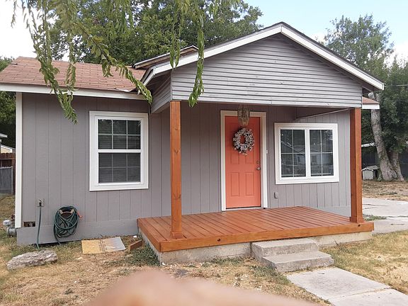 2nd image of 929 Stonewall St