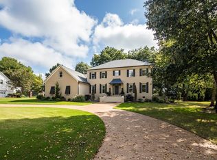 70 White Plains Dr, Jackson, TN 38305