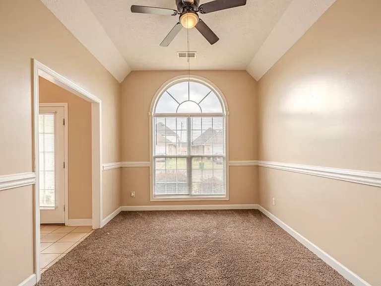 33 Rustic Bridge Dr — Photo 10