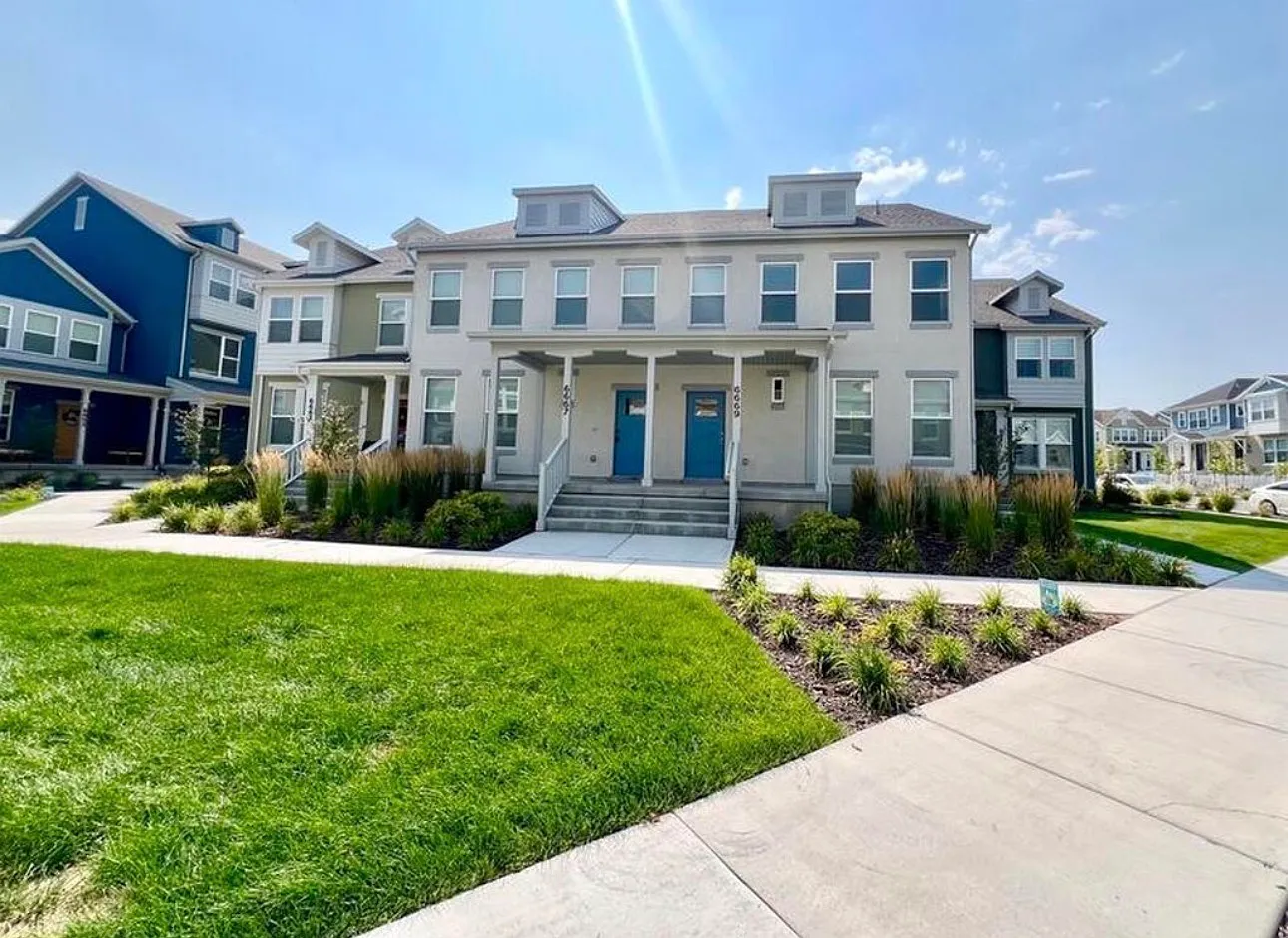 3 bed, 2.5 bath, 1361 sqft, $2,750 — Photo 4