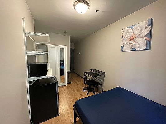 2nd image of 307 E 14th St #402