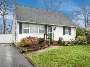 85 Joline Rd, Port Jefferson Station, NY 11776