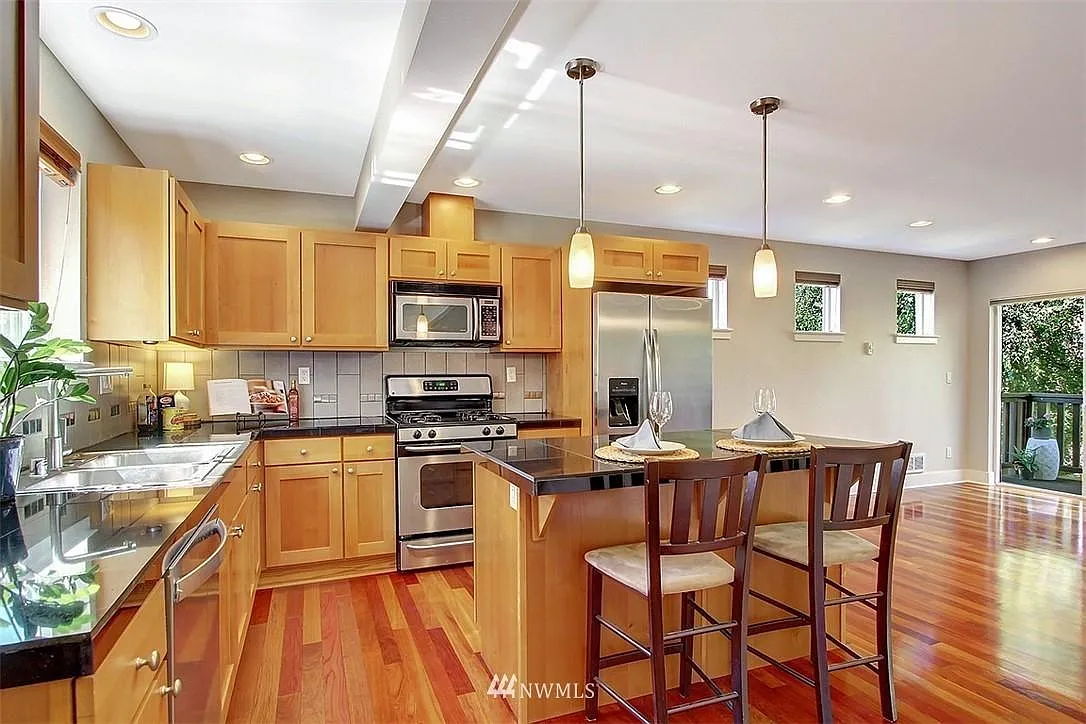 Building Photo - 466 N 43rd St