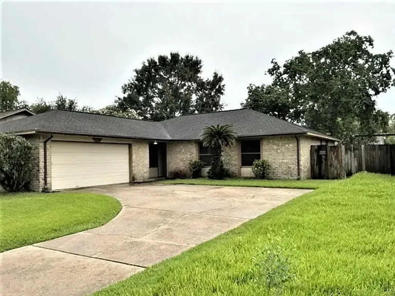2815 Mayflower Landing Ct — Photo 1