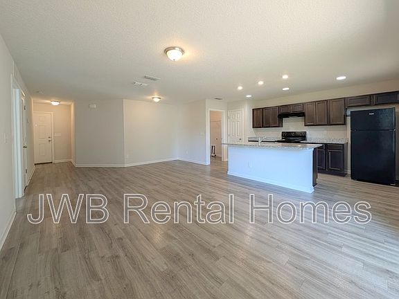 4th image of 3011 College St