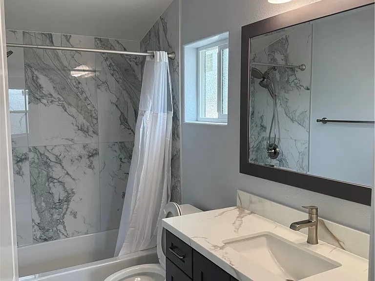 2102 Niobe #B — Photo 4