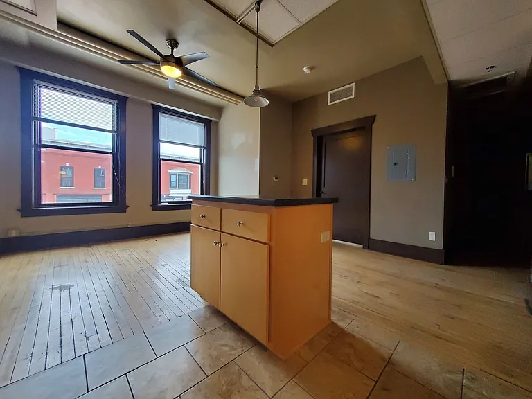 241 N Broadway — Photo 12